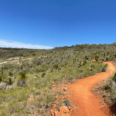 Mahogany Inn And Distillery Mahogany Creek Esterno foto