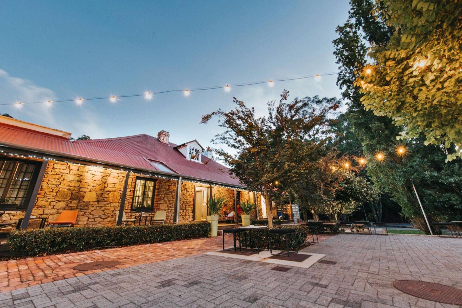 Mahogany Inn And Distillery Mahogany Creek Esterno foto