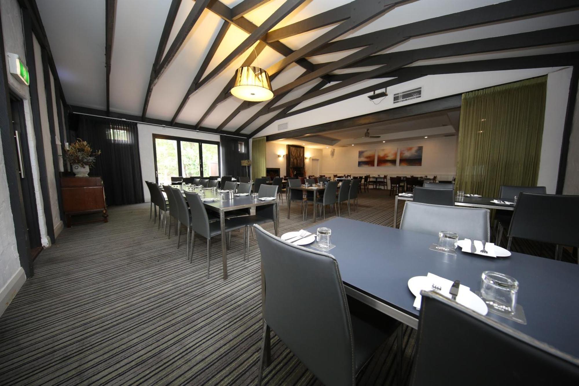 Mahogany Inn And Distillery Mahogany Creek Esterno foto