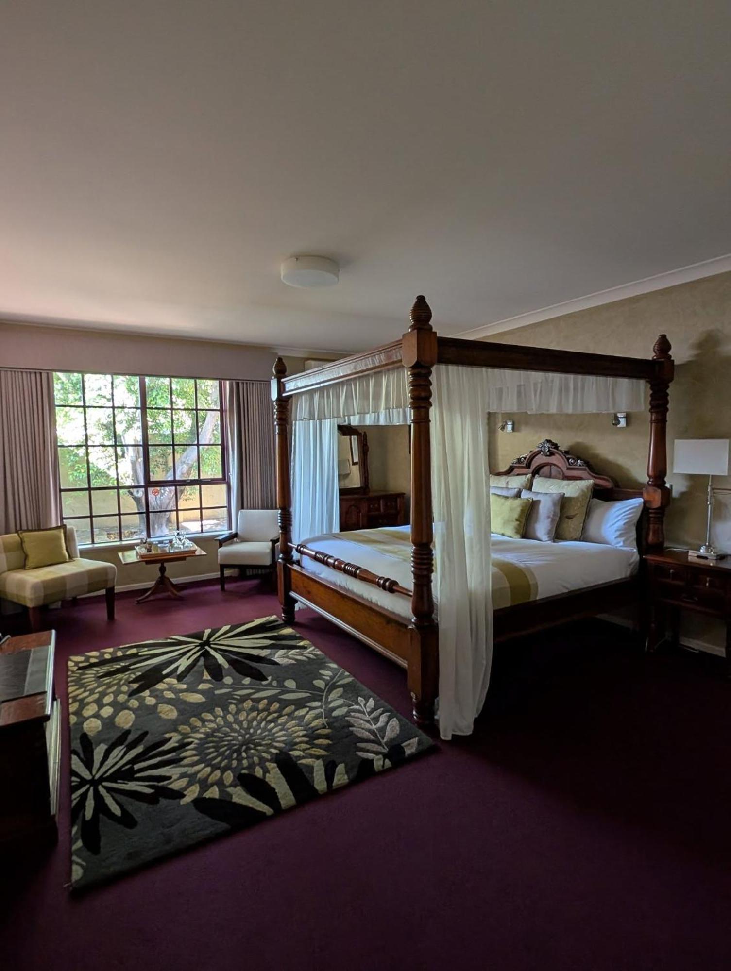 Mahogany Inn And Distillery Mahogany Creek Esterno foto