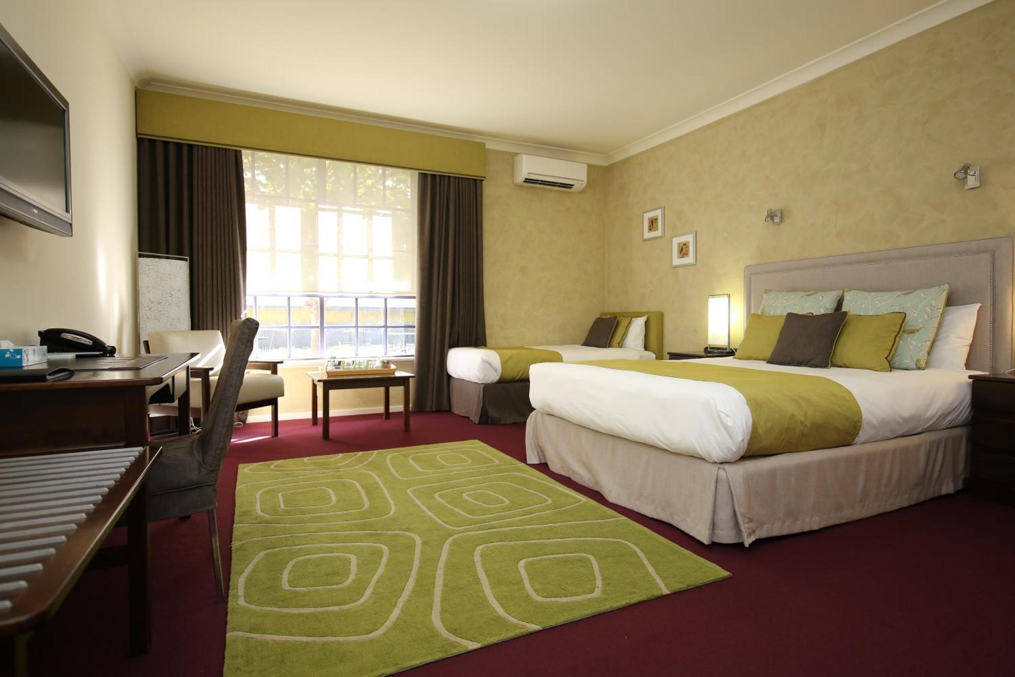 Mahogany Inn And Distillery Mahogany Creek Esterno foto