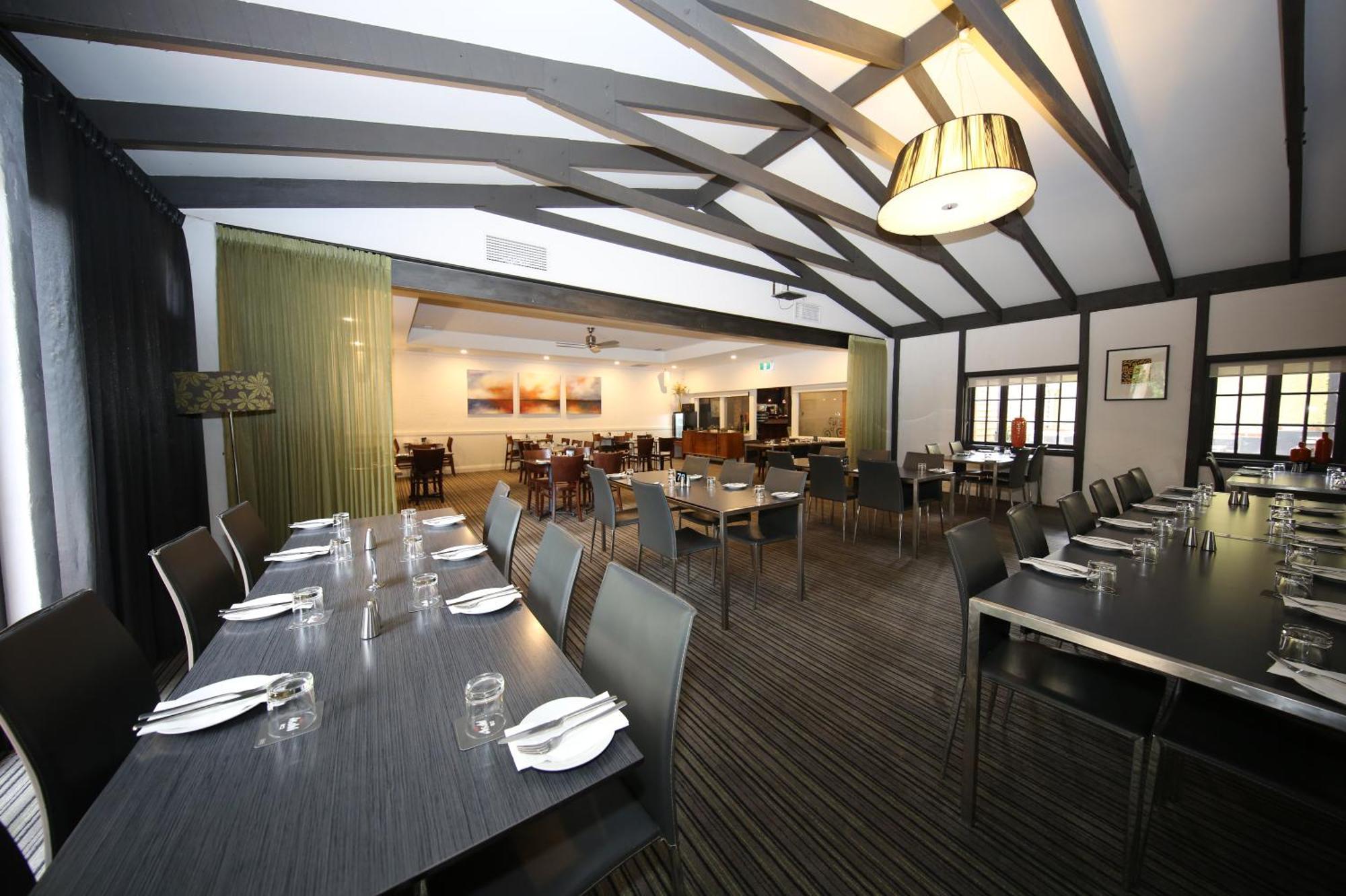 Mahogany Inn And Distillery Mahogany Creek Esterno foto